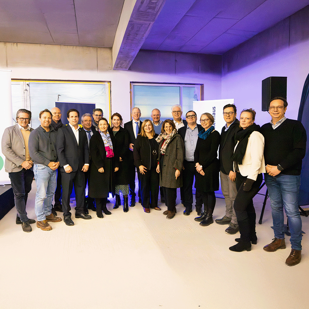 Mehr Informationen zum Thema: Gleichenfeier für Pavillon 6 im HKH